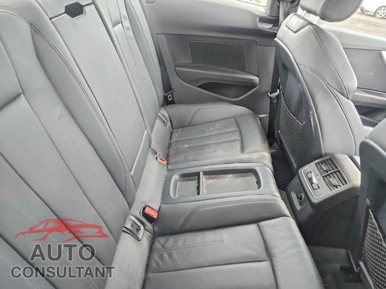AUDI A5 2018 - WAUTNAF57JA001131