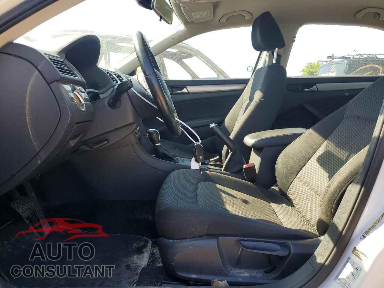 VOLKSWAGEN PASSAT 2014 - 1VWAN7A39EC002081