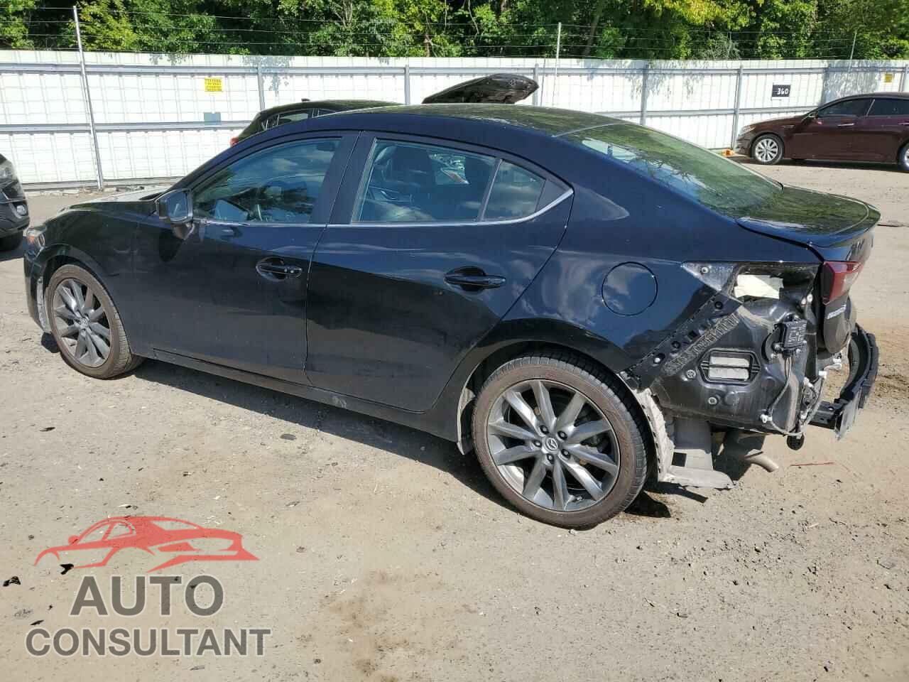 MAZDA 3 2018 - 3MZBN1V36JM210505