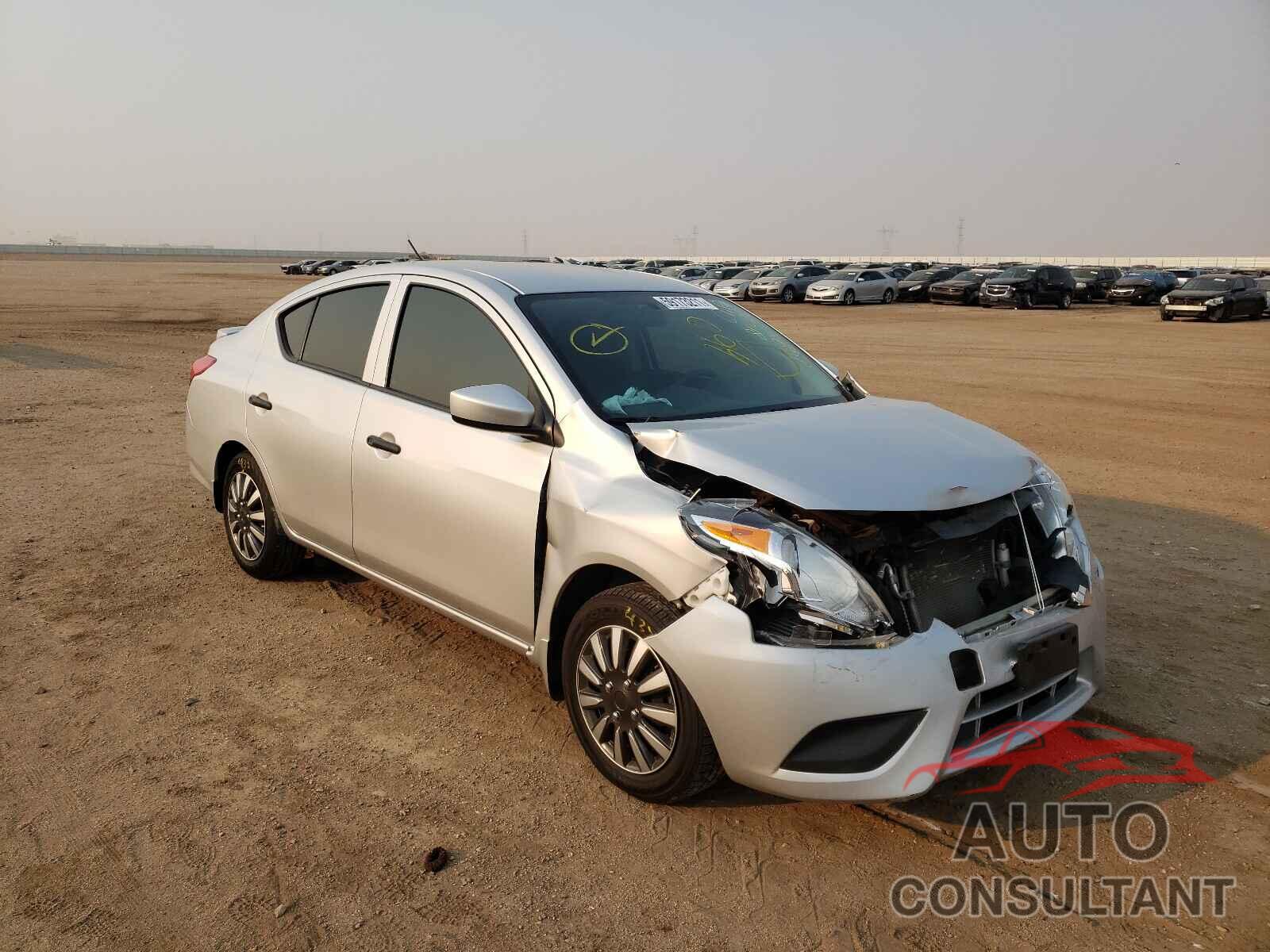 NISSAN VERSA 2019 - 3N1CN7AP0KL810742