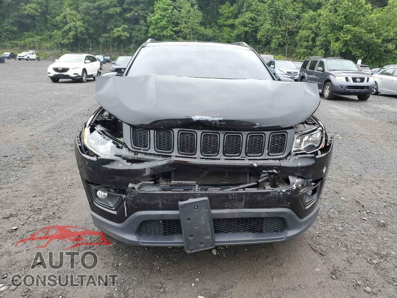 JEEP COMPASS 2018 - 3C4NJDBB8JT315187