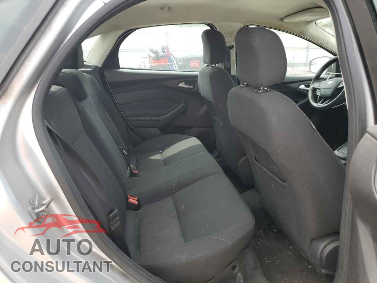 FORD FOCUS 2017 - 1FADP3F22HL328835