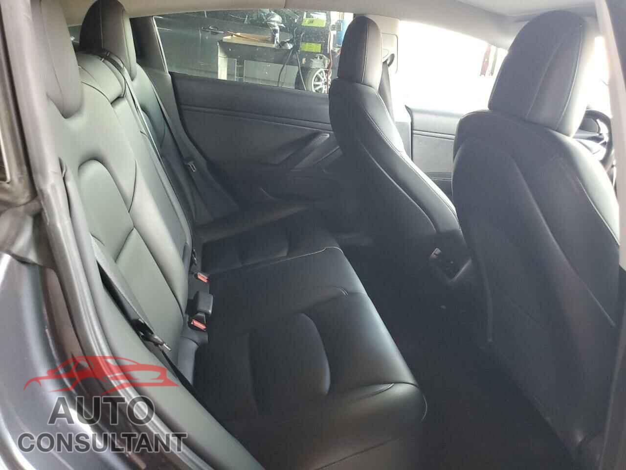 TESLA MODEL 3 2019 - 5YJ3E1EA8KF400205
