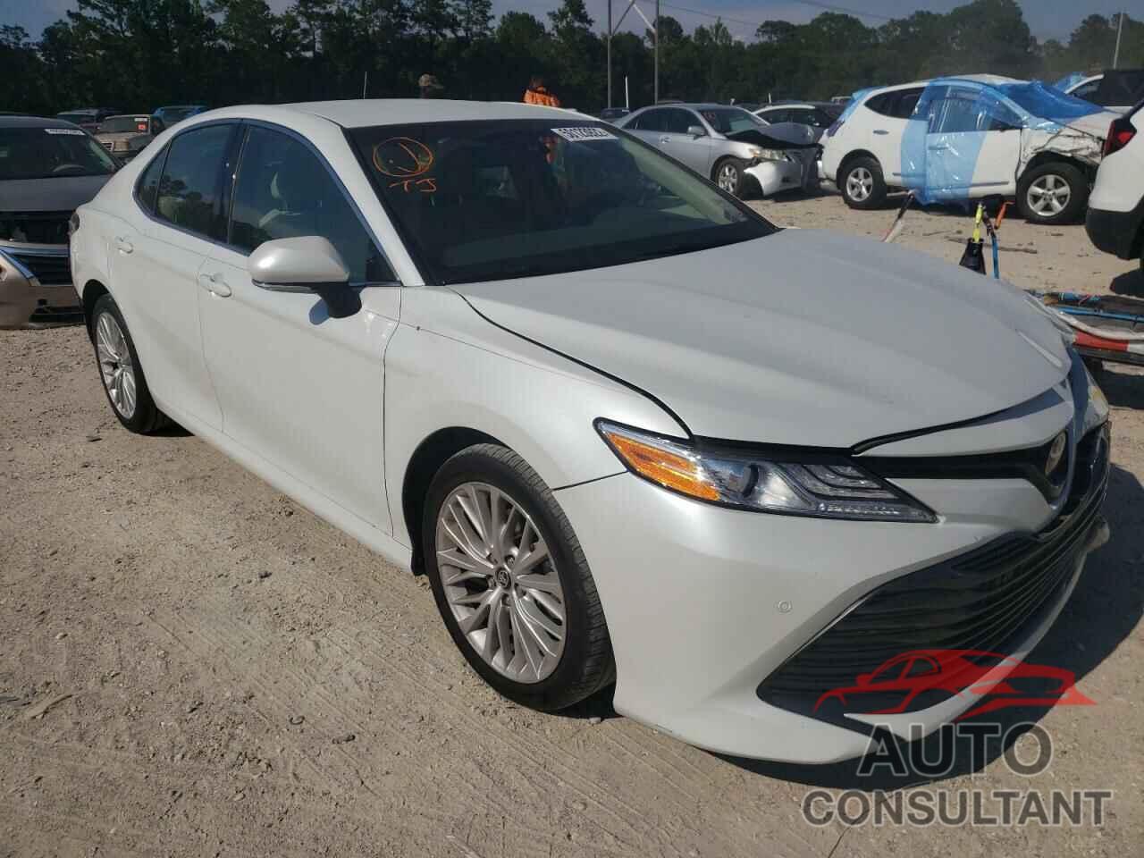 TOYOTA CAMRY 2018 - 4T1B11HK6JU157541
