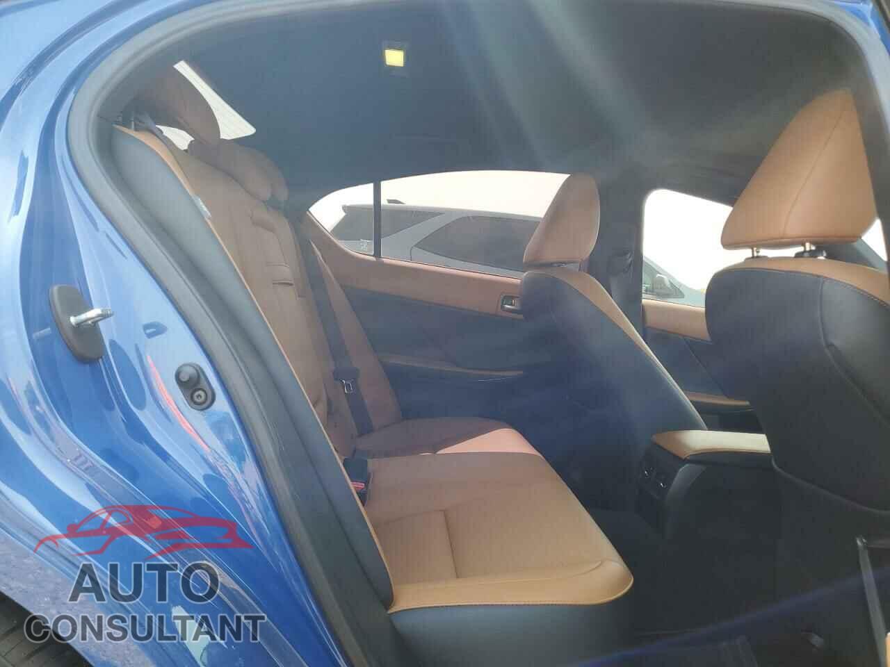 LEXUS IS 2021 - JTHCA1D22M5114777