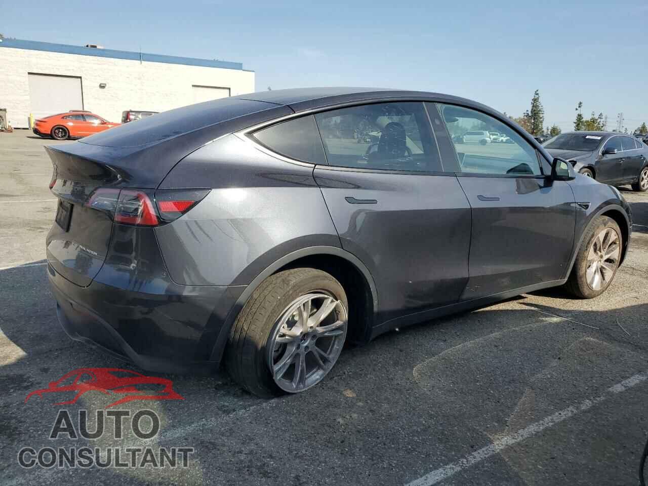 TESLA MODEL Y 2024 - 7SAYGAEE0RF021084