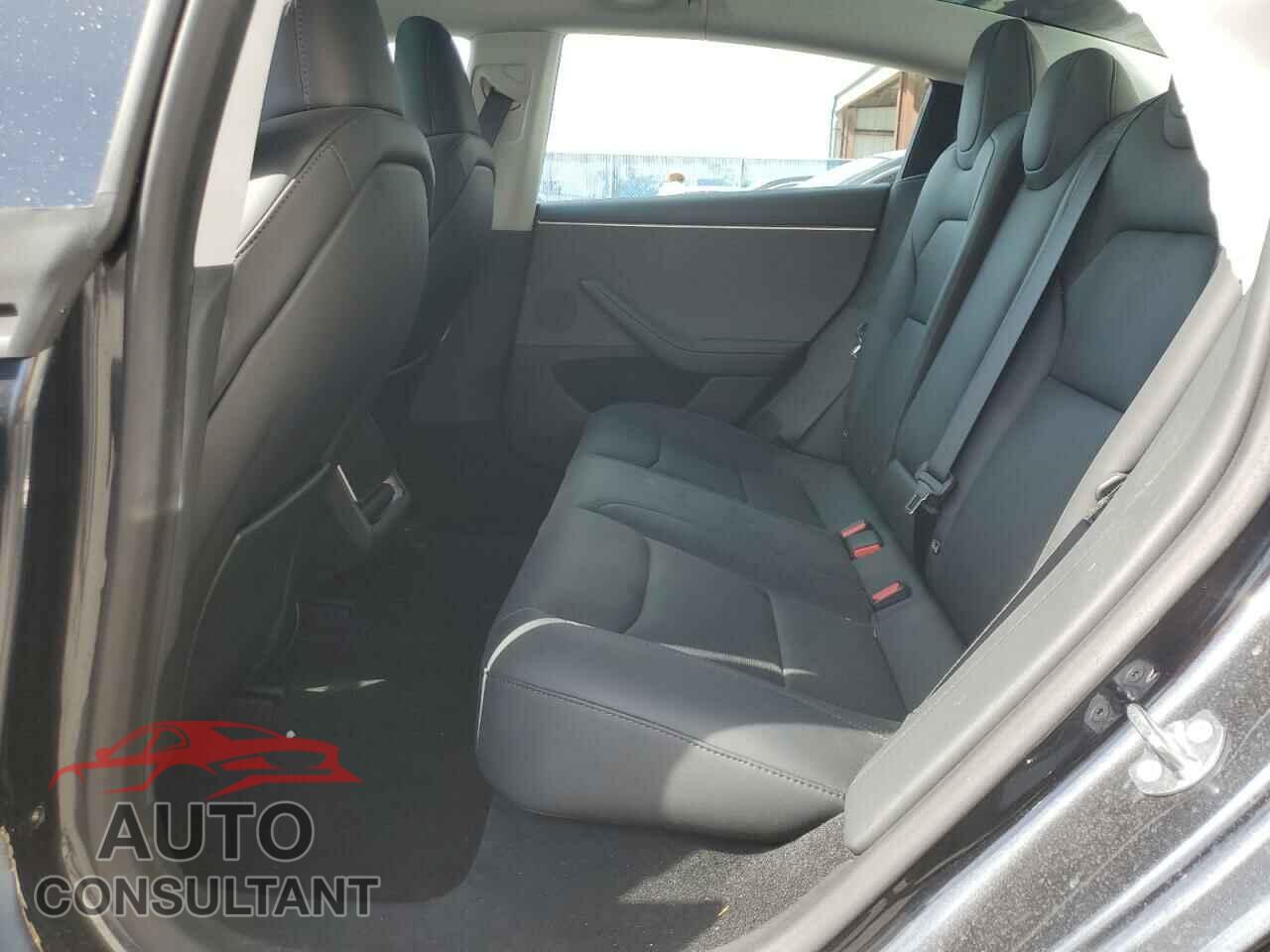 TESLA MODEL 3 2024 - 5YJ3E1EA8RF868400