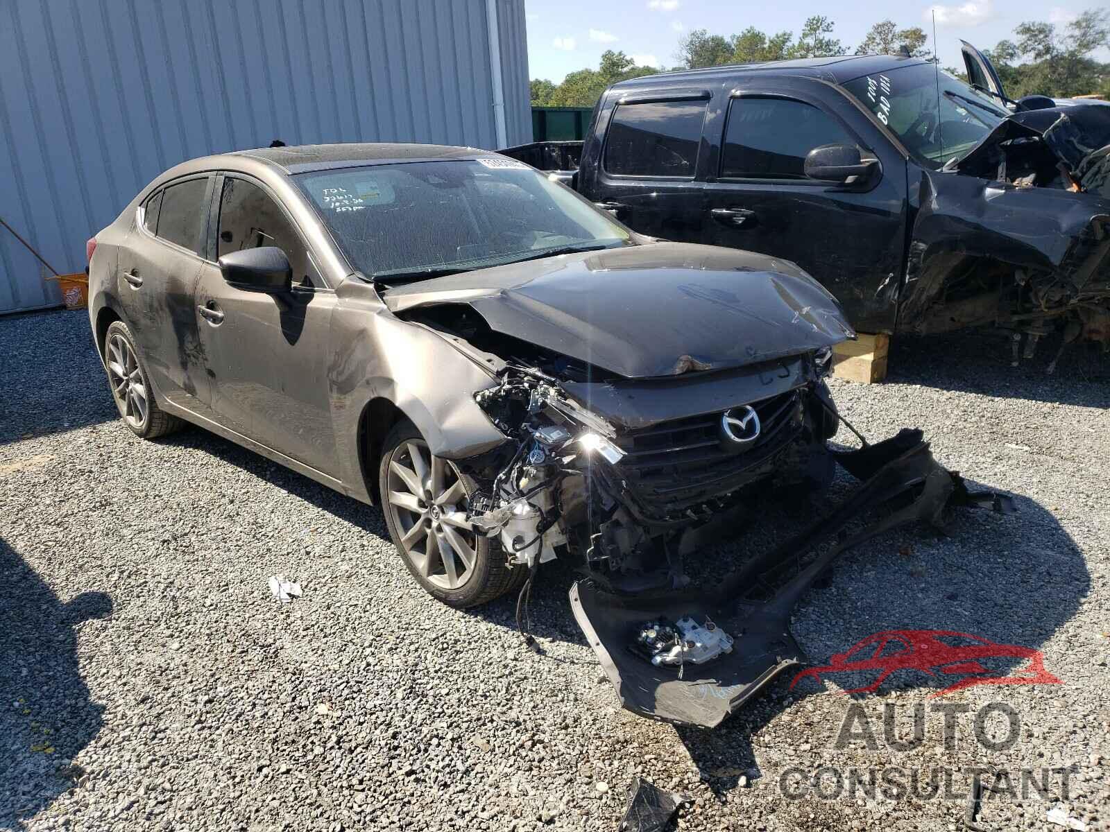 MAZDA 3 2018 - 3MZBN1W30JM158853