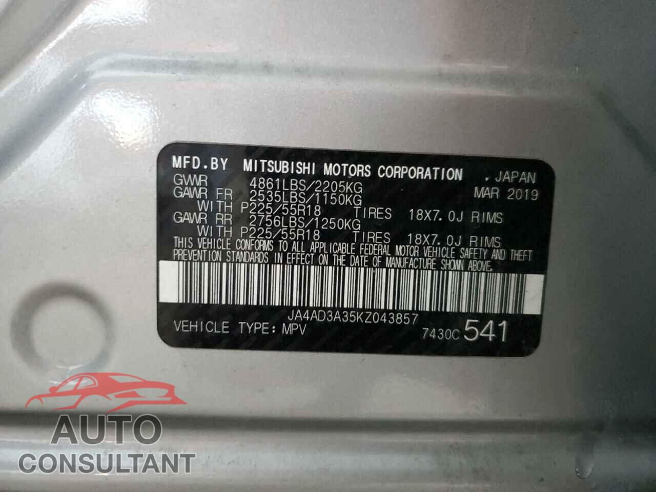 MITSUBISHI OUTLANDER 2019 - JA4AD3A35KZ043857