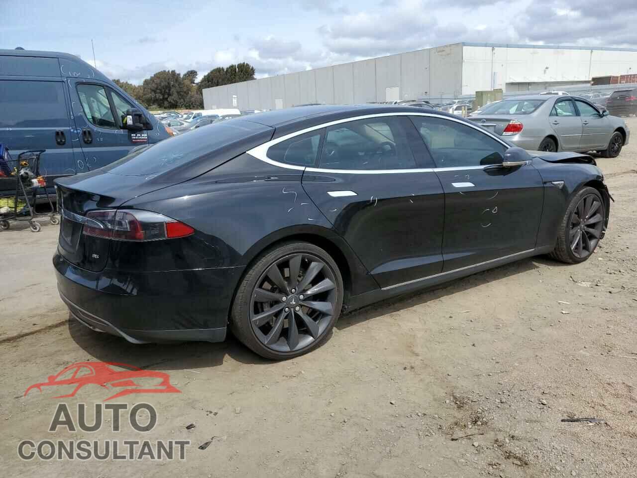 TESLA MODEL S 2013 - 5YJSA1CN0DFP28282