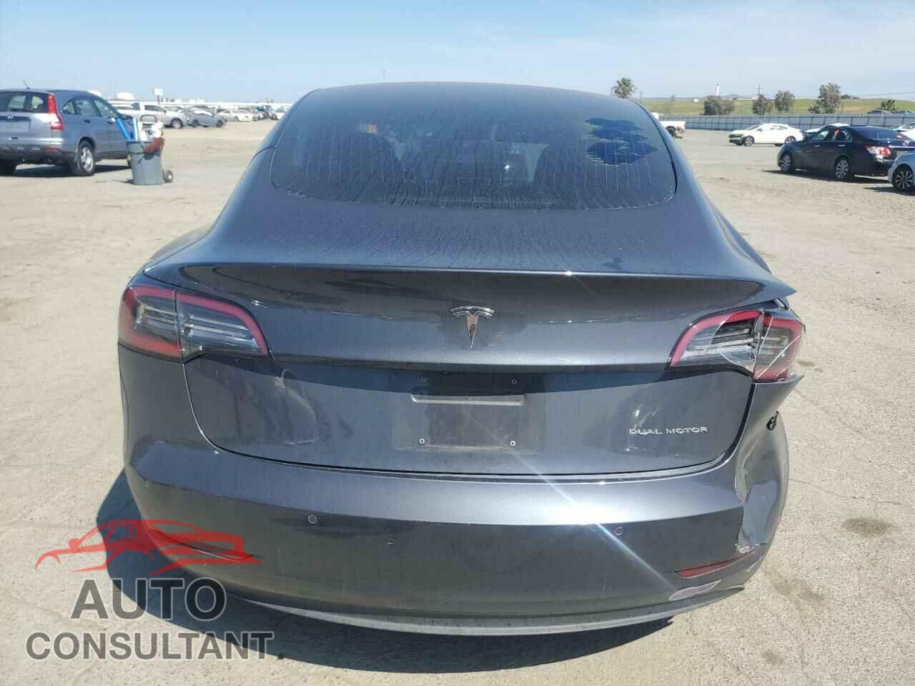 TESLA MODEL 3 2018 - 5YJ3E1EB8JF130500
