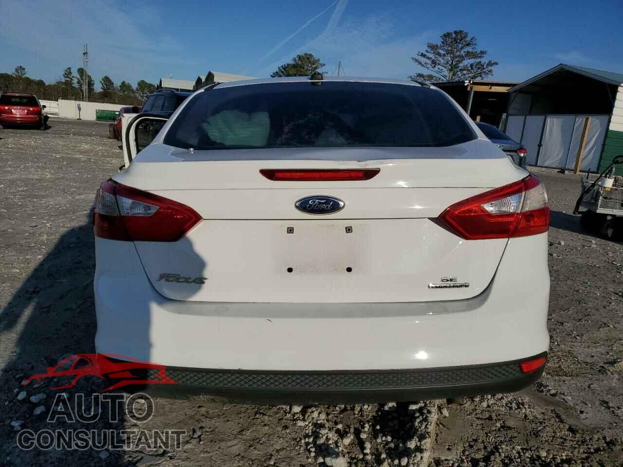 FORD FOCUS 2014 - 1FADP3F27EL216303