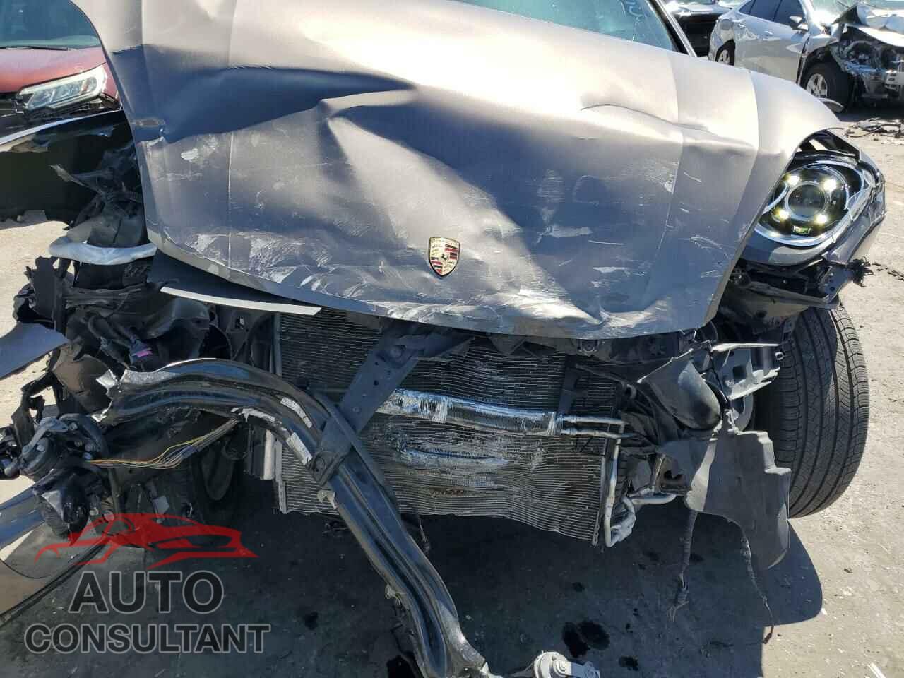 PORSCHE CAYENNE 2016 - WP1AA2A27GLA00419