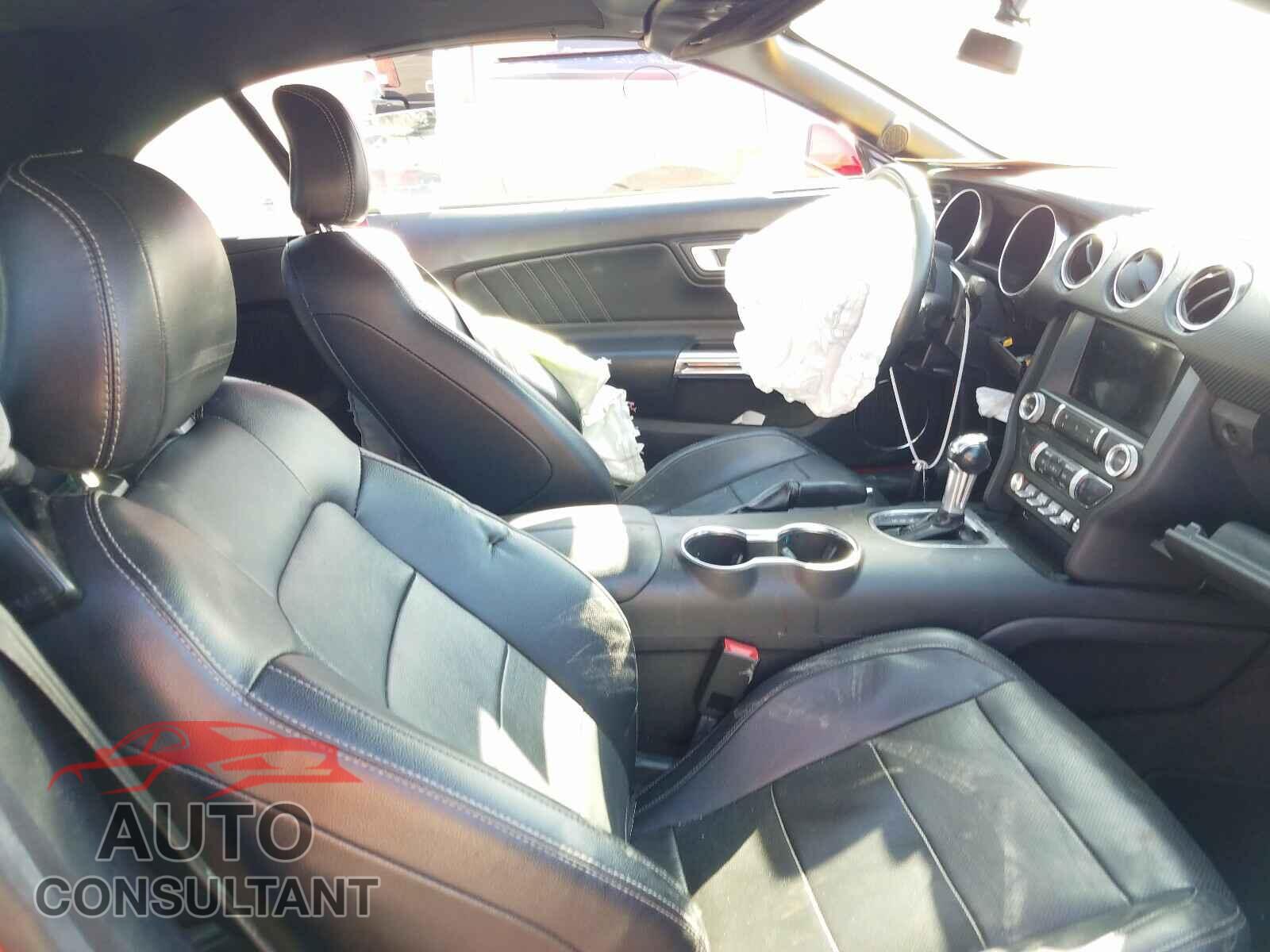FORD MUSTANG 2018 - 1FATP8UHXJ5143006