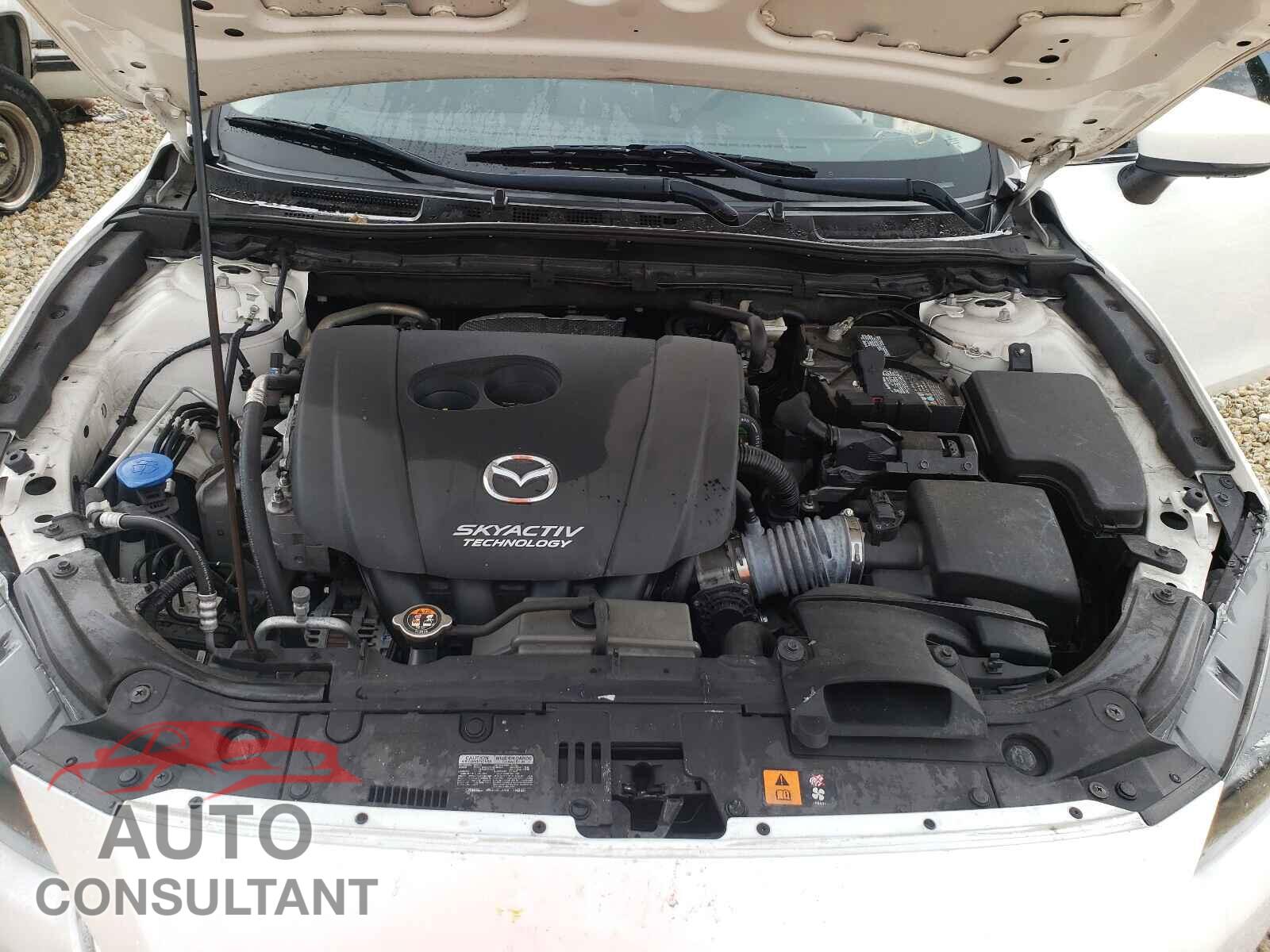 MAZDA 3 2018 - 3MZBN1V32JM183657
