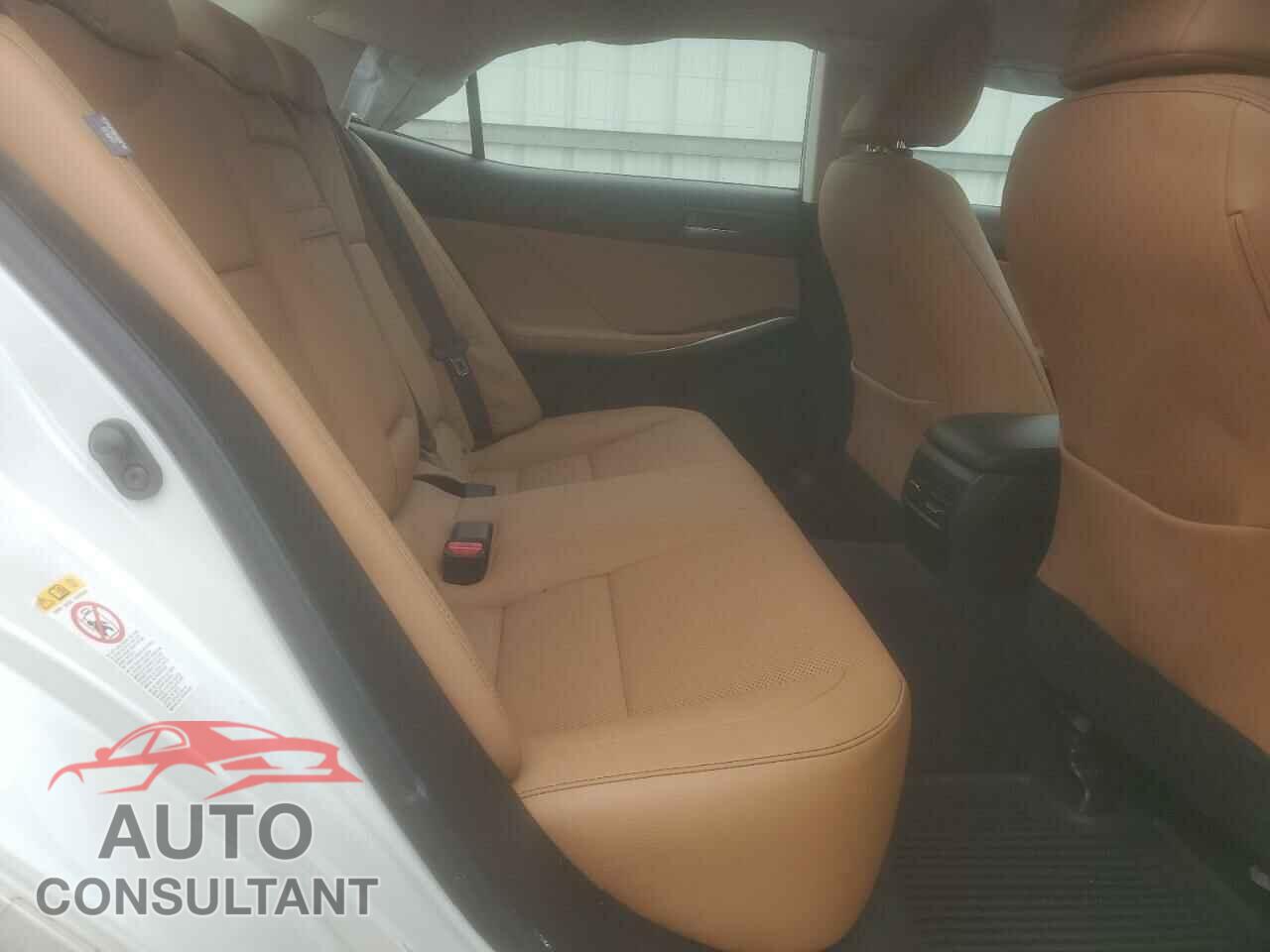 LEXUS IS 2018 - JTHC81D29J5030284