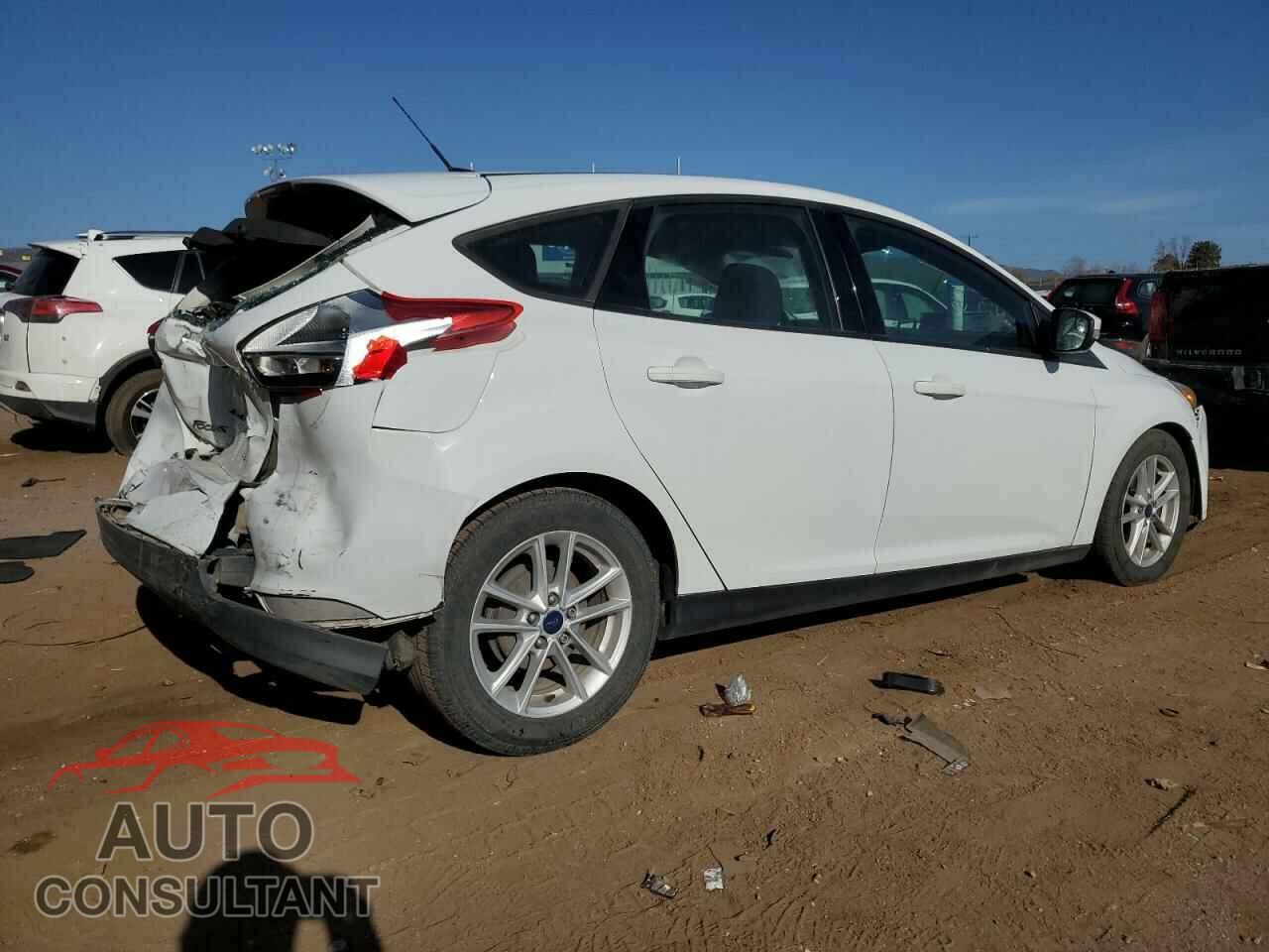 FORD FOCUS 2017 - 1FADP3K24HL247048