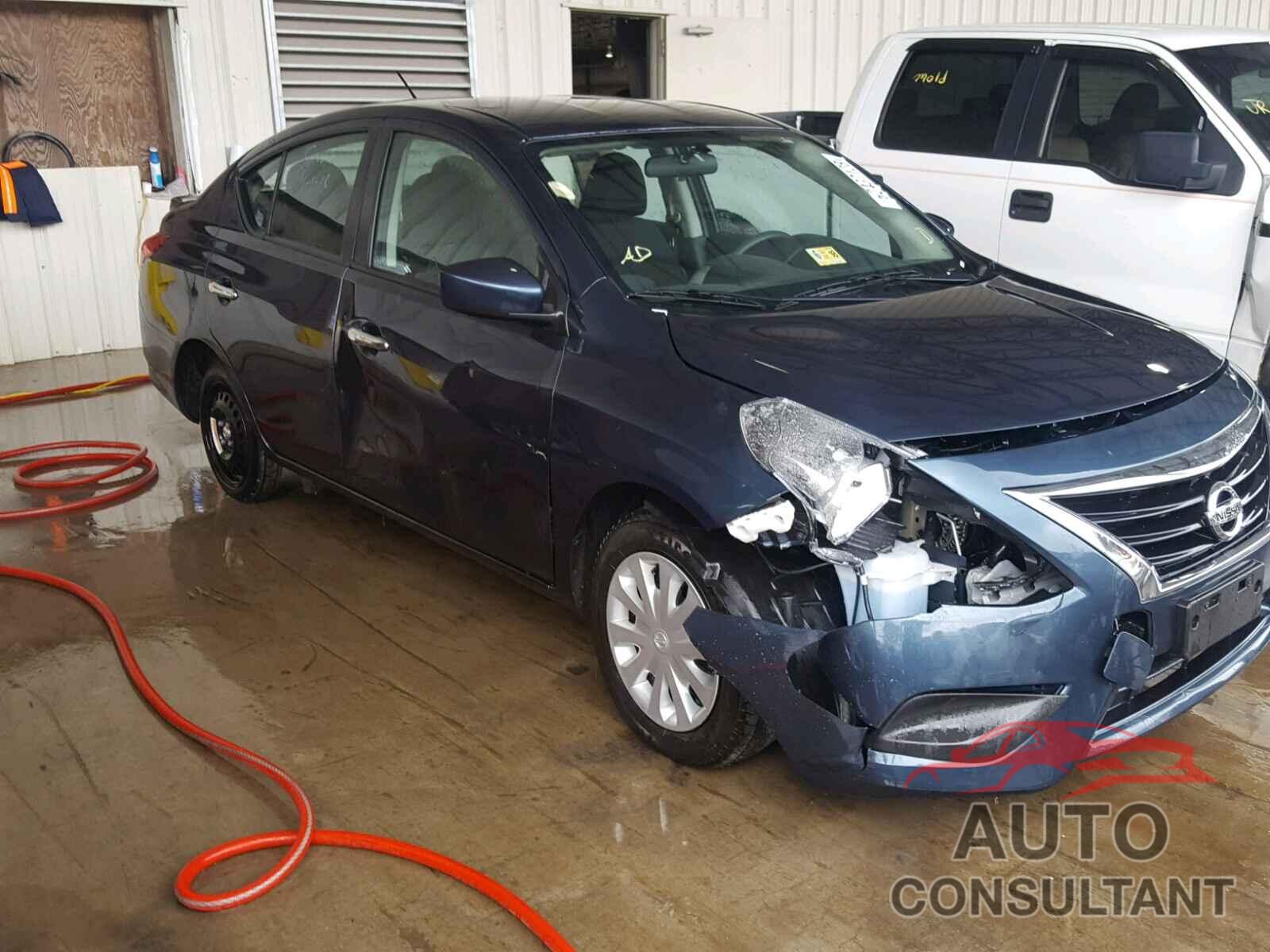 NISSAN VERSA 2017 - 3N1CN7AP1HL881814