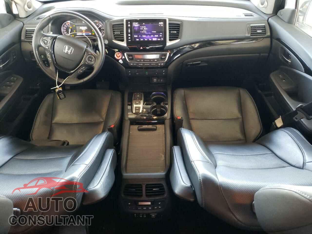 HONDA PILOT 2017 - 5FNYF6H01HB009313