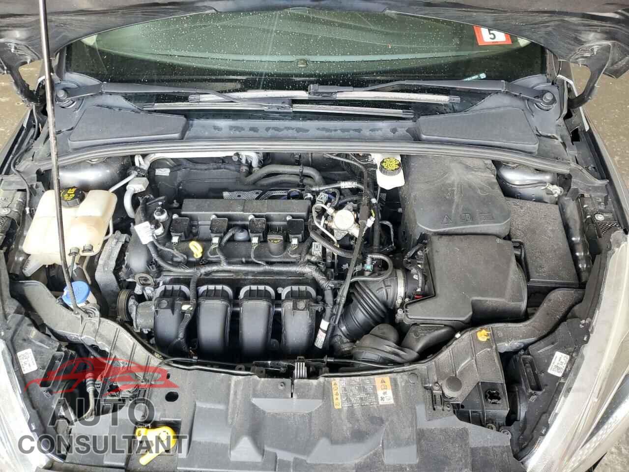 FORD FOCUS 2018 - 1FADP3E20JL200231