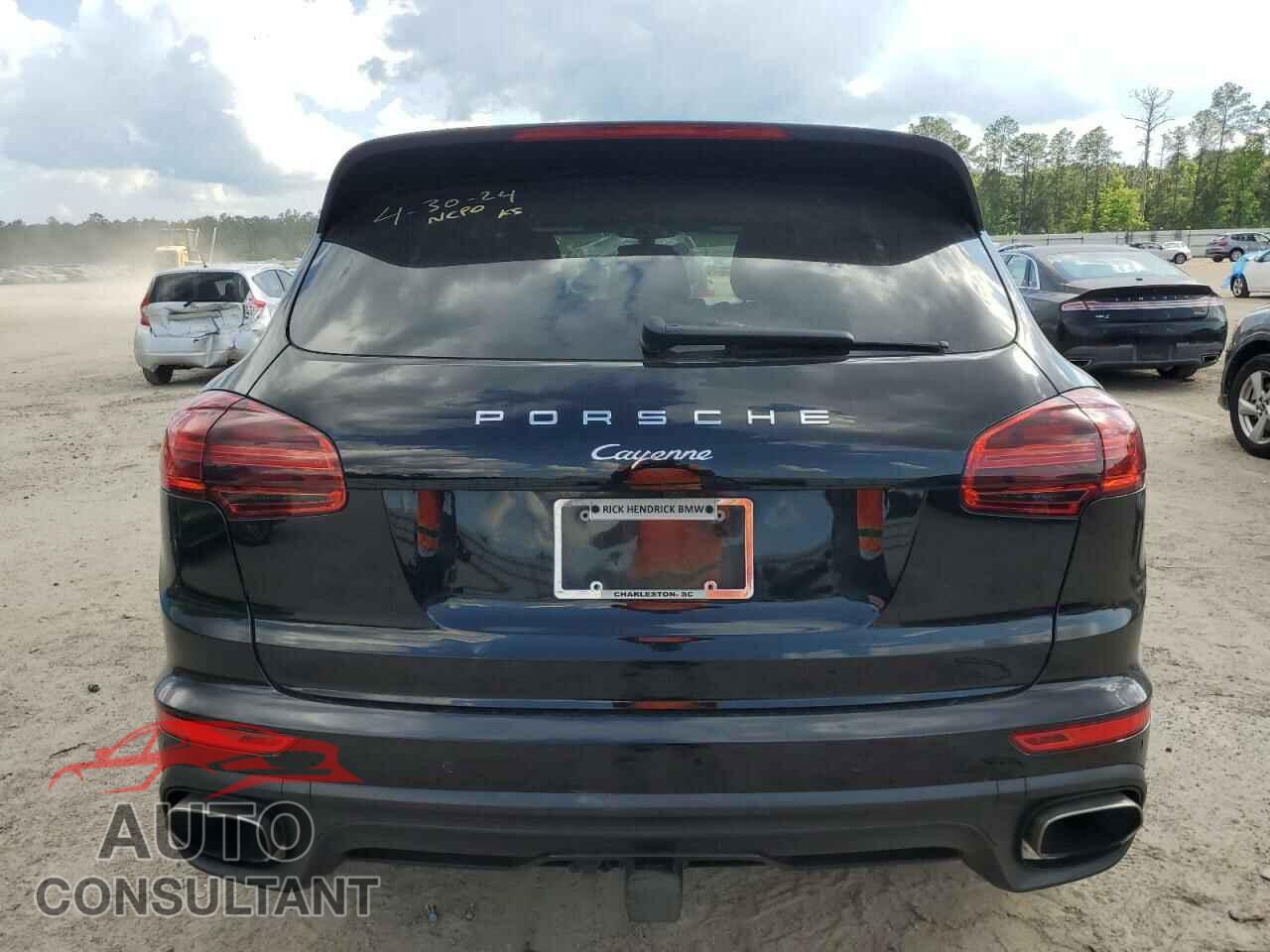PORSCHE CAYENNE 2018 - WP1AA2A22JKA06545