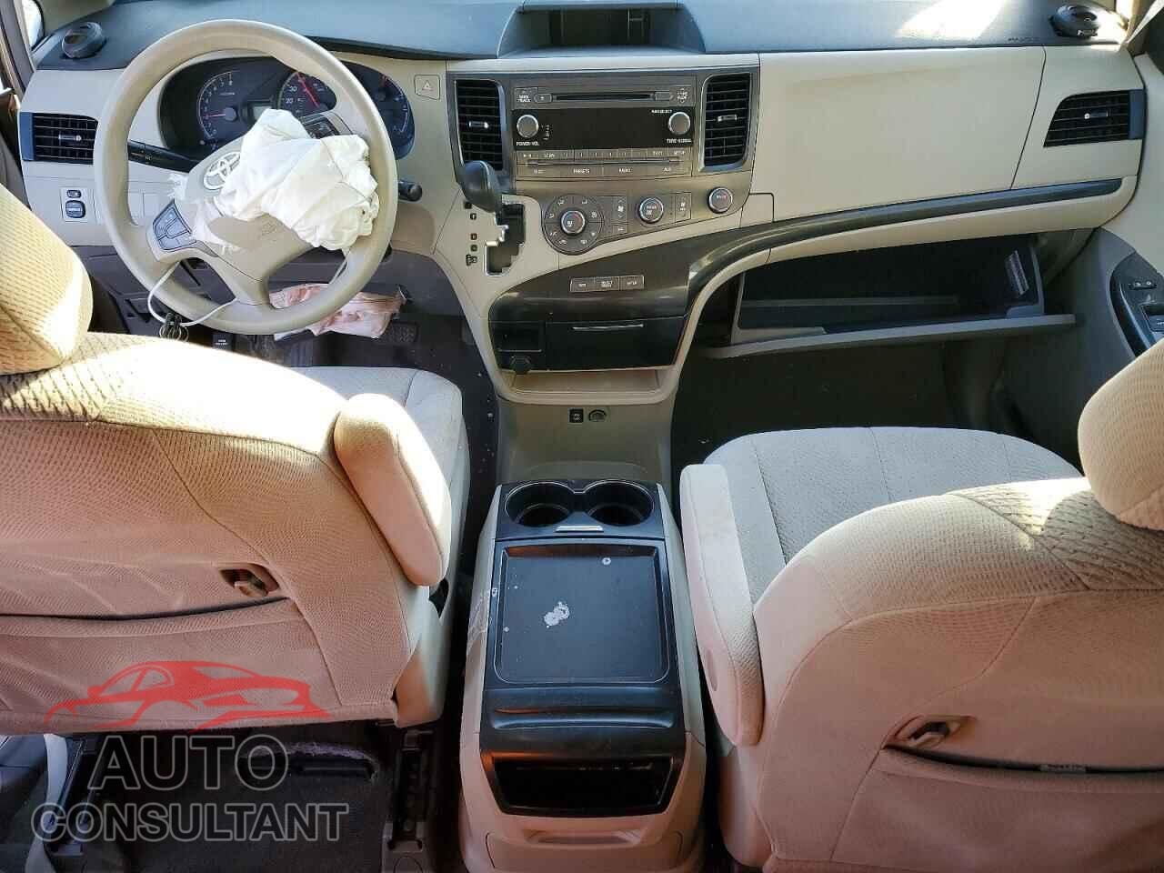 TOYOTA SIENNA 2011 - 5TDKK3DC4BS044656