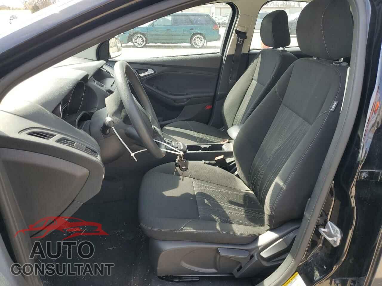 FORD FOCUS 2017 - 1FADP3F21HL204250