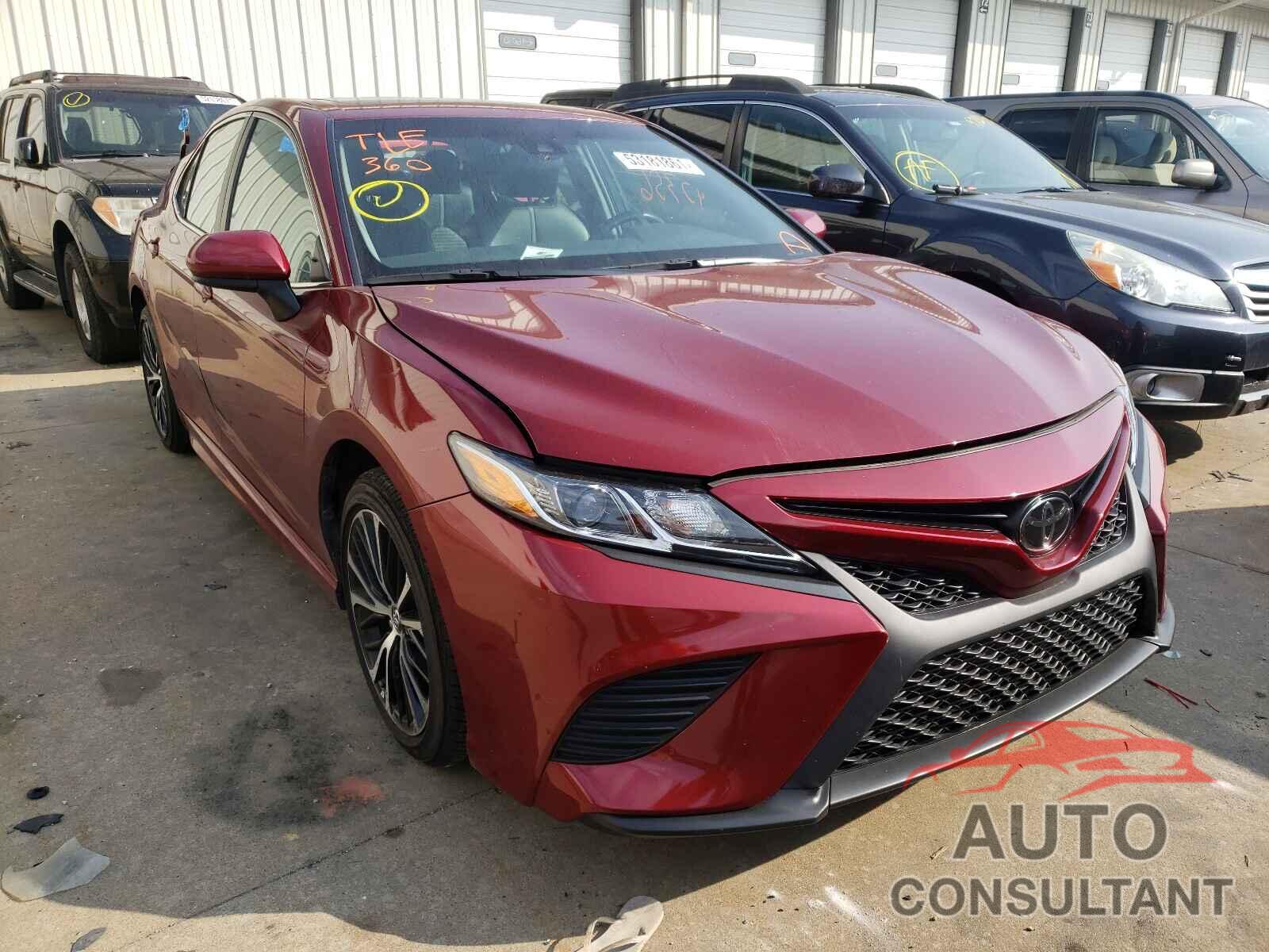 TOYOTA CAMRY 2018 - 4T1B11HK3JU663425