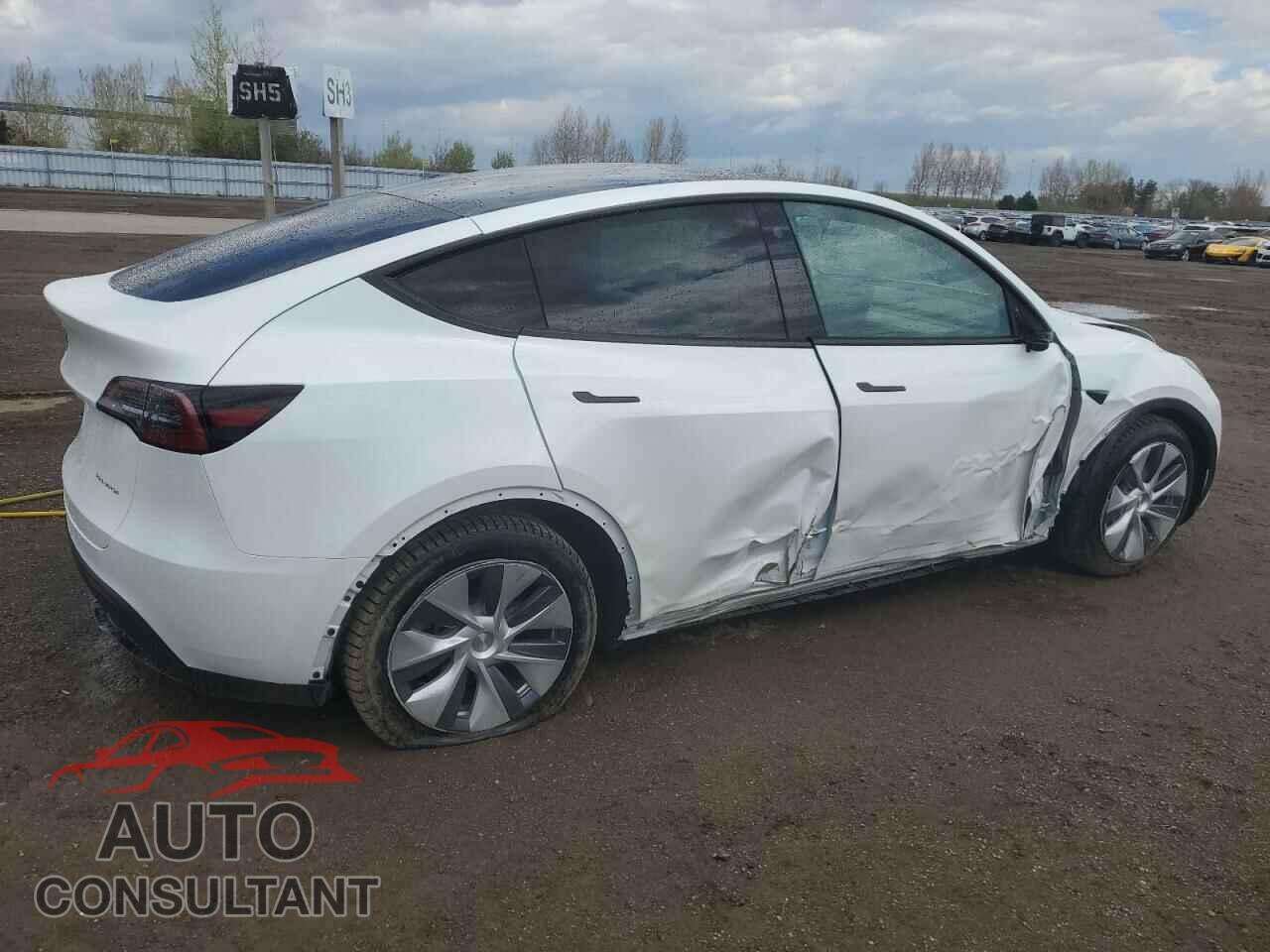 TESLA MODEL Y 2023 - LRWYGDFD8PC967381