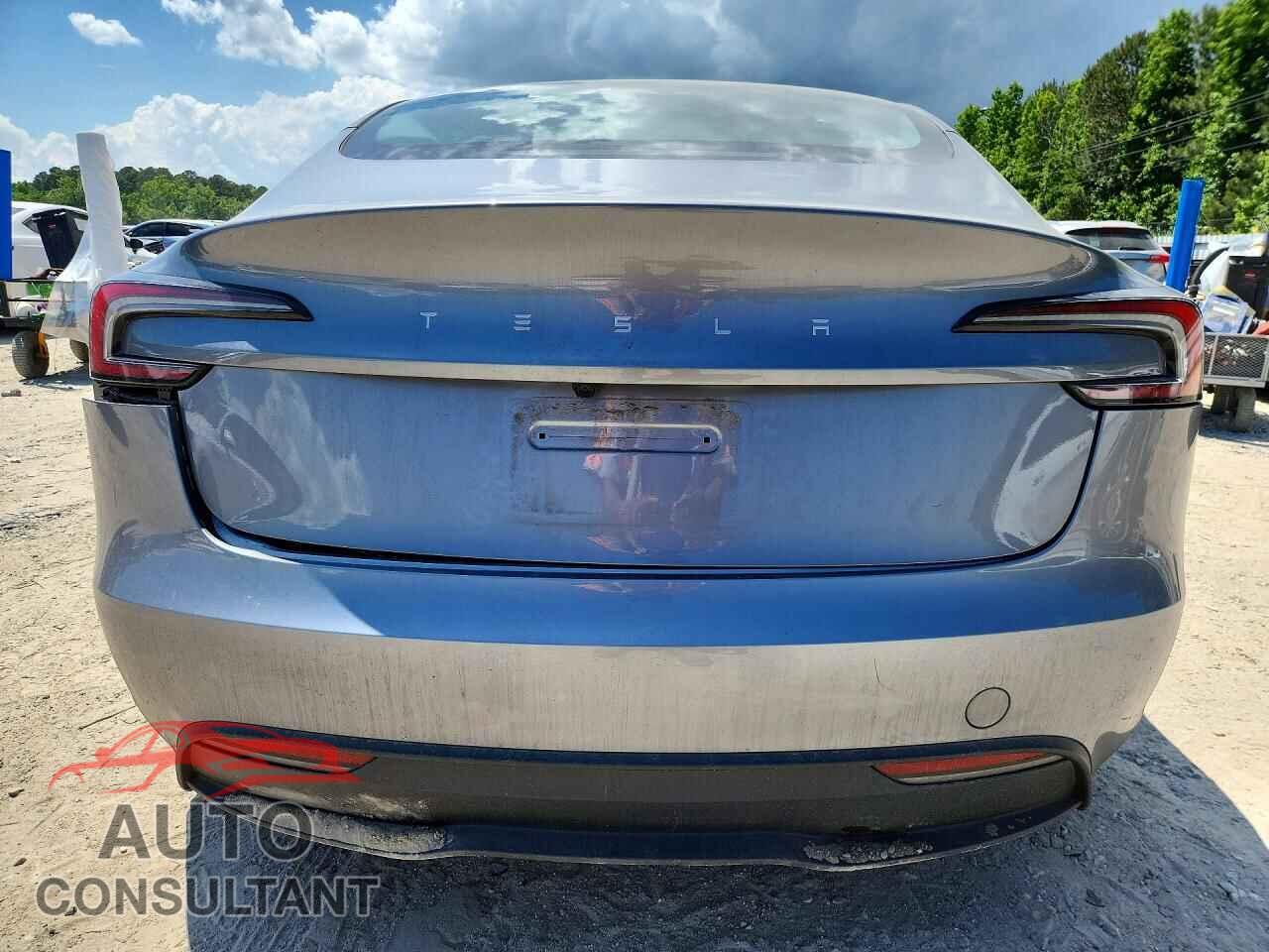 TESLA MODEL 3 2025 - 5YJ3E1EA7SF028775