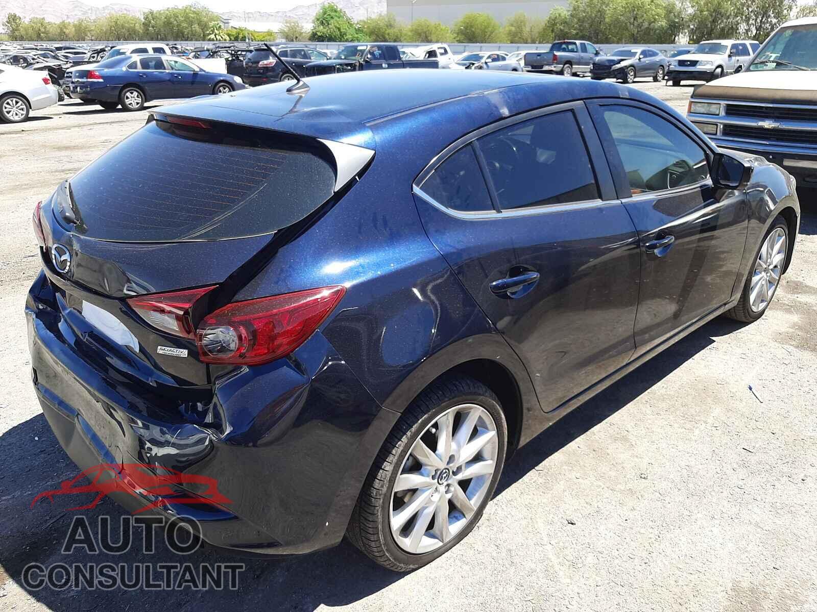 MAZDA 3 2017 - 3MZBN1L32HM157072