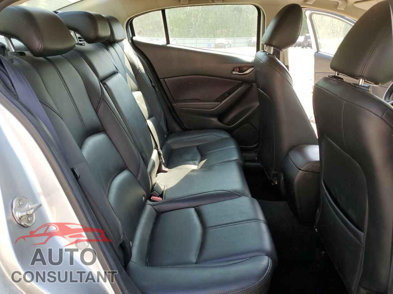 MAZDA 3 2018 - 3MZBN1V36JM242547