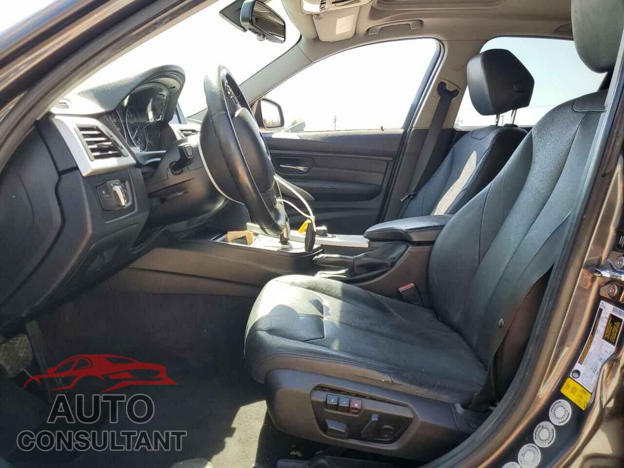 BMW 3 SERIES 2012 - WBA3C1C51CF430992