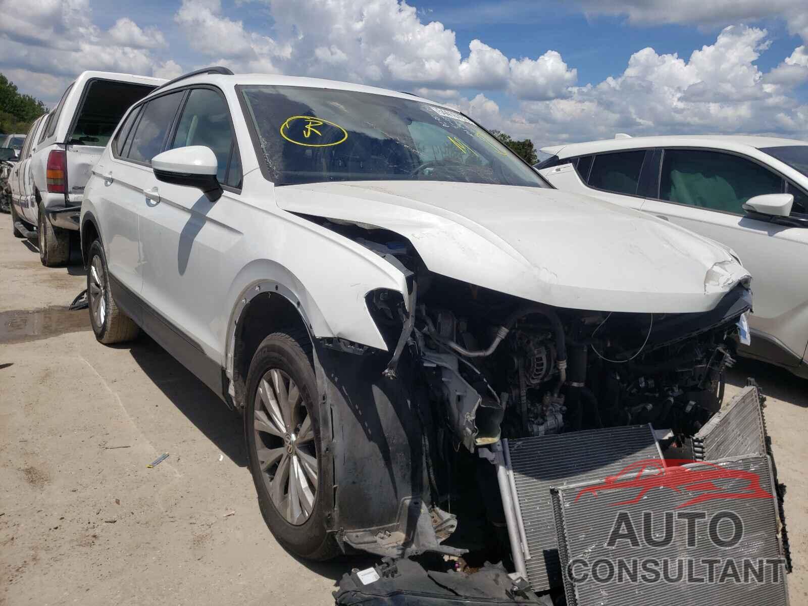 VOLKSWAGEN TIGUAN 2018 - 3VV1B7AX3JM009472