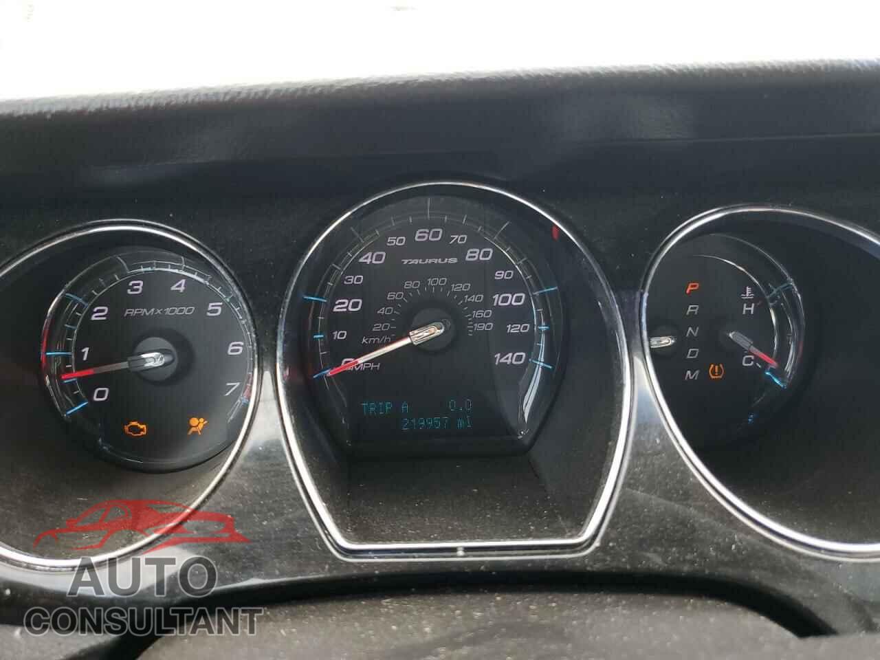 FORD TAURUS 2011 - 1FAHP2FW7BG132372