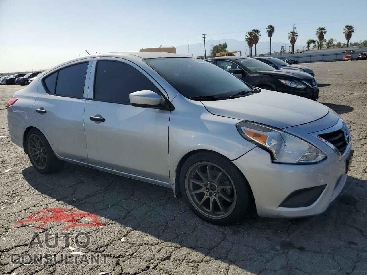 NISSAN VERSA 2017 - 3N1CN7AP3HL802031