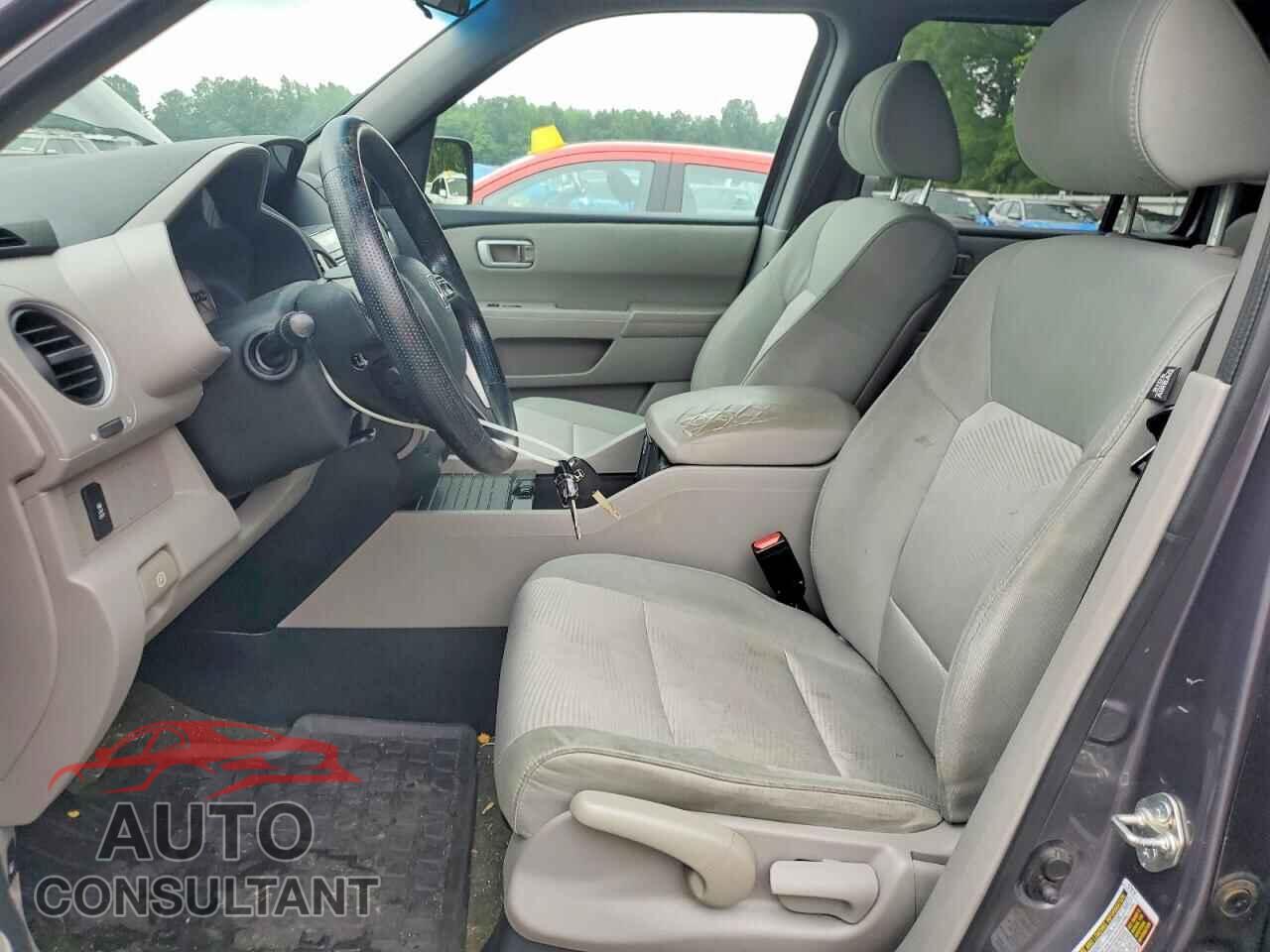 HONDA PILOT 2015 - 5FNYF4H28FB076025
