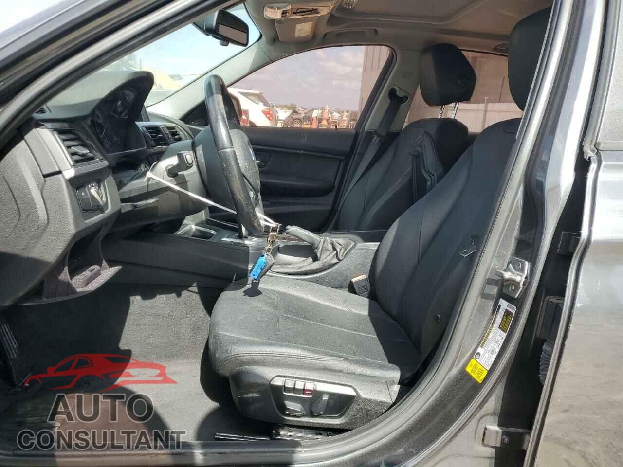 BMW 3 SERIES 2015 - WBA3A5C52FF610810