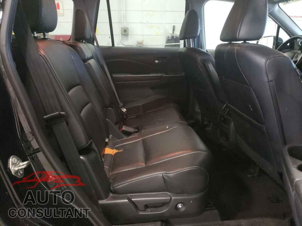 HONDA PILOT 2017 - 5FNYF6H53HB057035