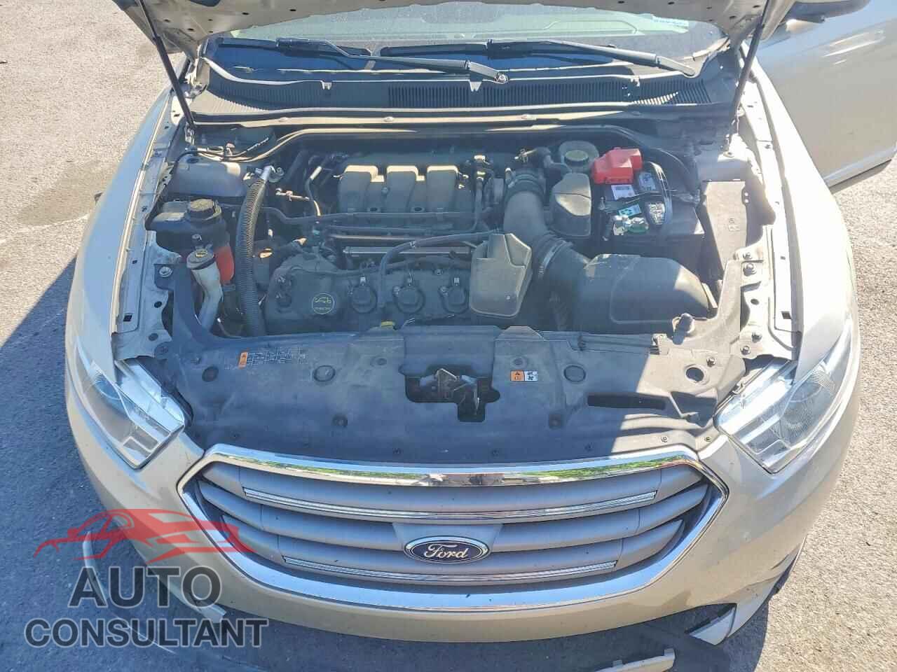 FORD TAURUS 2018 - 1FAHP2E84JG134940