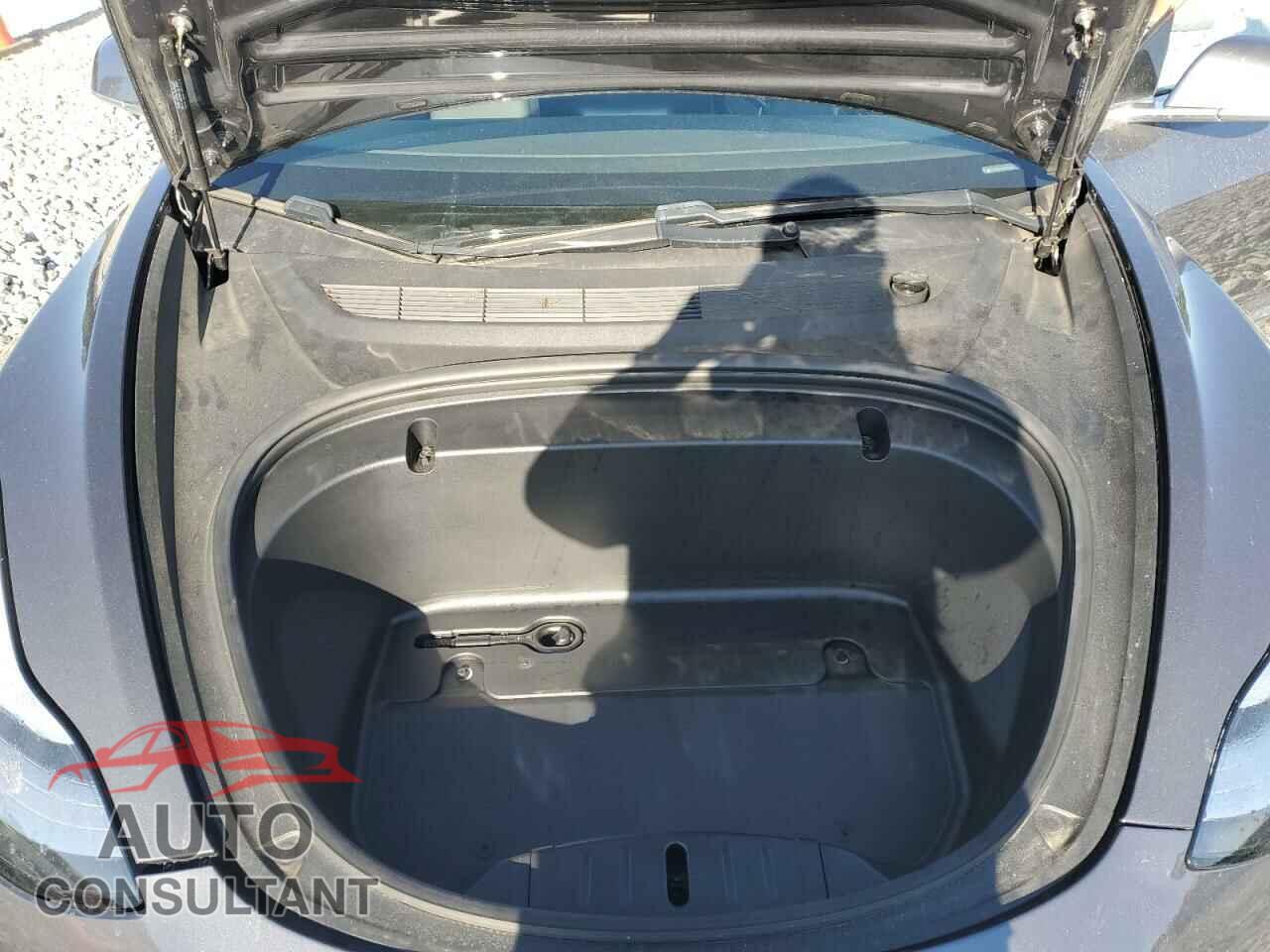 TESLA MODEL 3 2020 - 5YJ3E1EC8LF623685