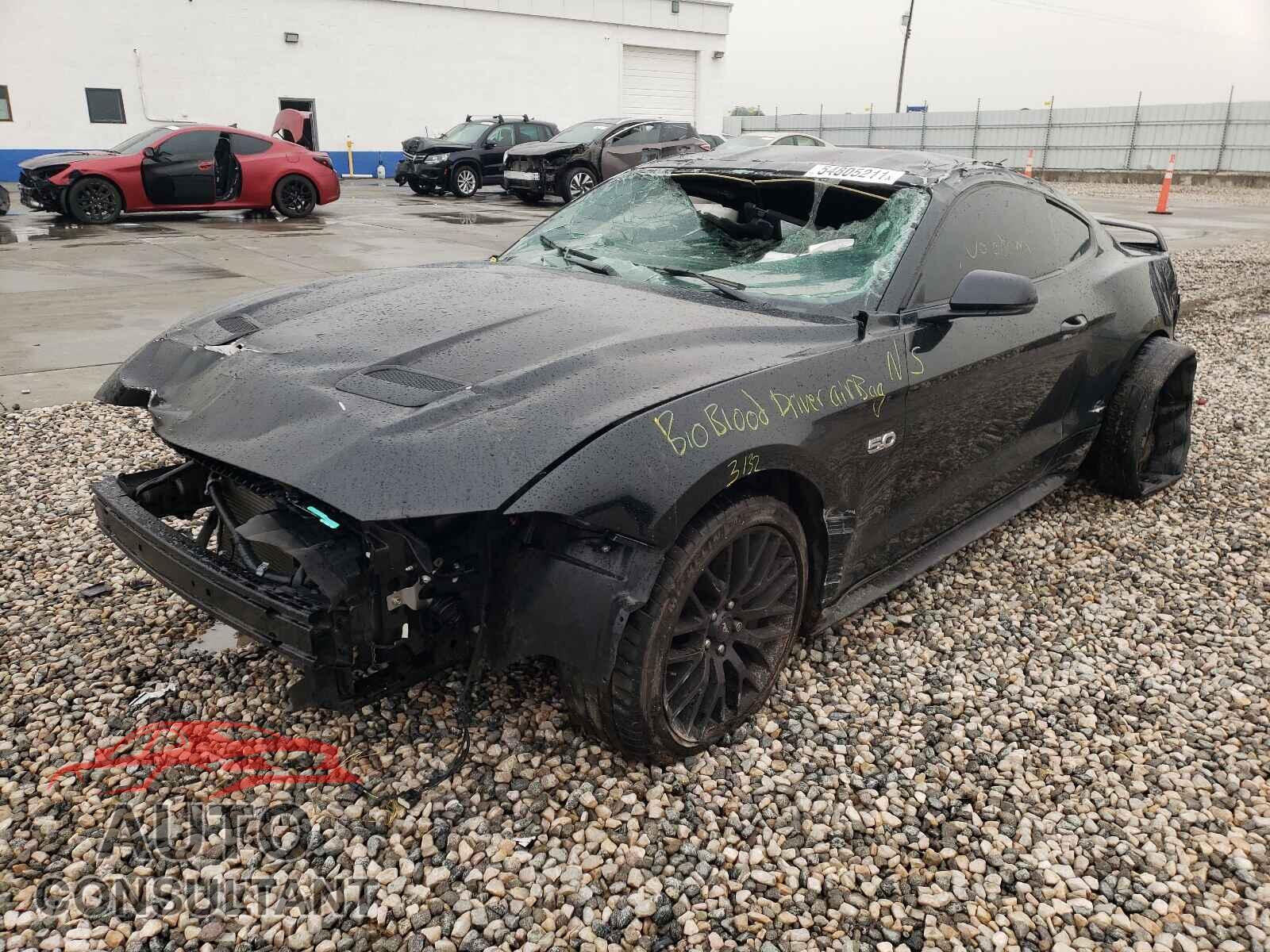 FORD MUSTANG 2019 - 1FA6P8CF7K5112133
