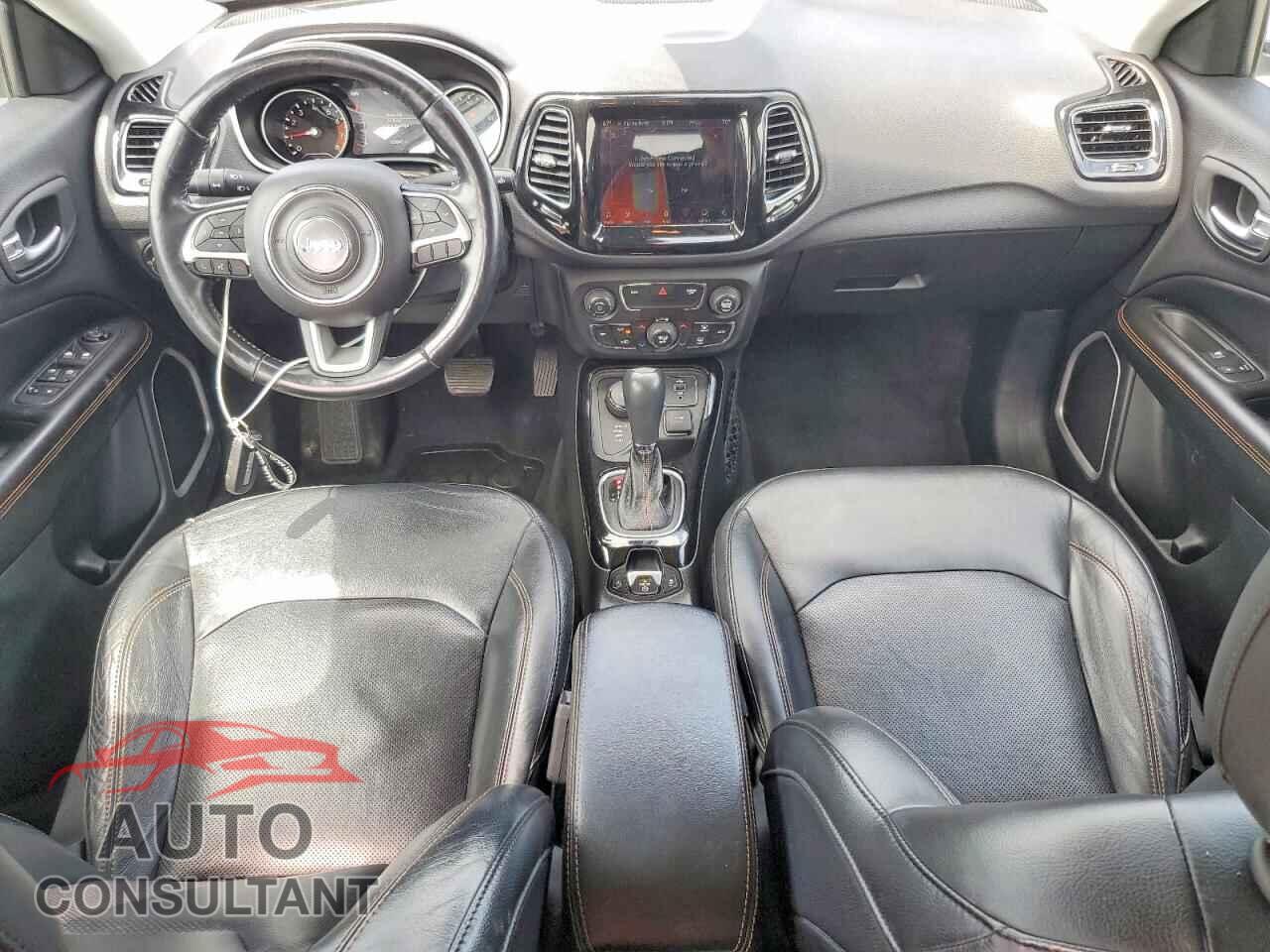 JEEP COMPASS 2018 - 3C4NJDCB0JT104614