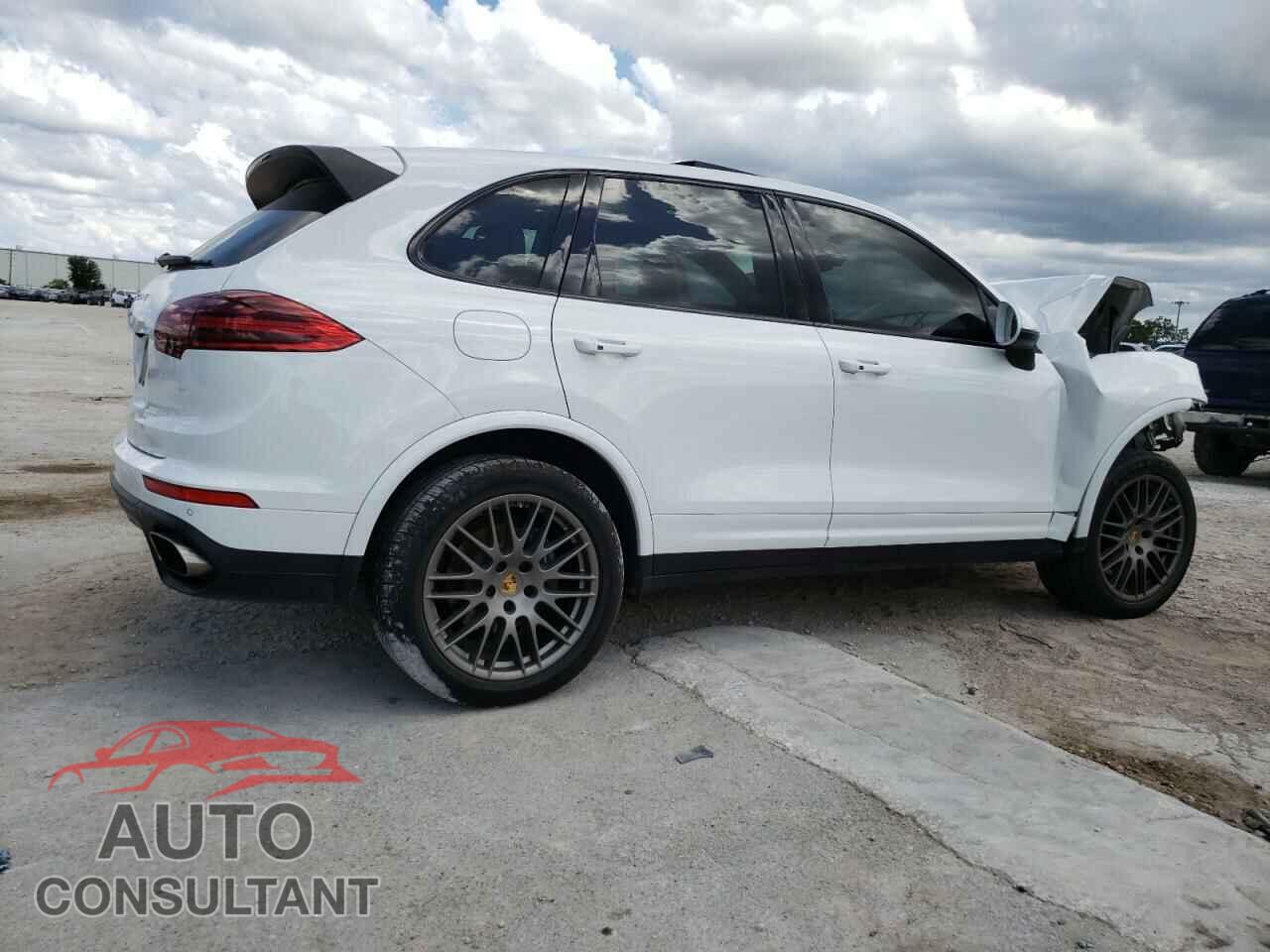 PORSCHE CAYENNE 2018 - WP1AA2A21JKA01630