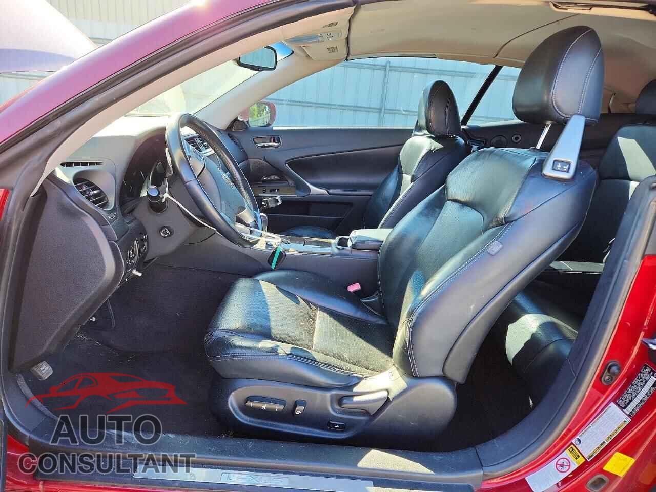 LEXUS IS 2011 - JTHFF2C28B2520177
