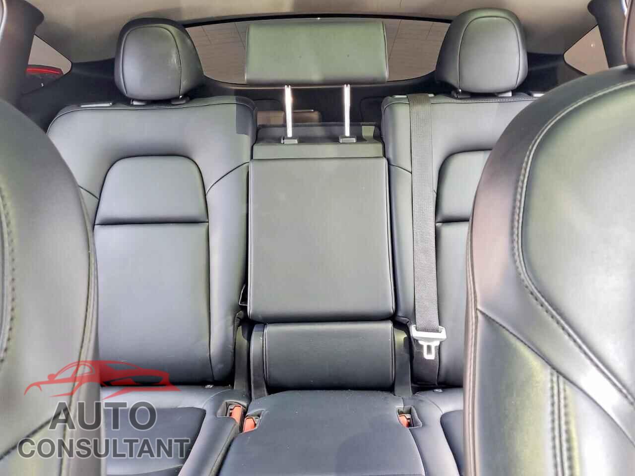 TESLA MODEL Y 2021 - 5YJYGAEE5MF299680
