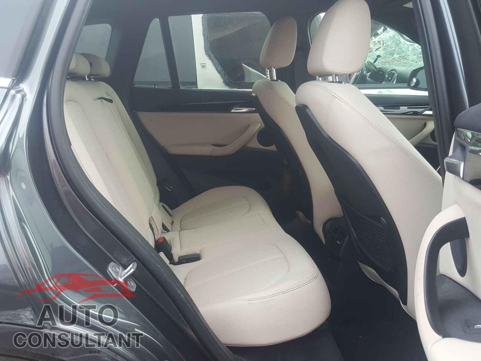 BMW X1 2018 - WBXHT3C34J5L33763