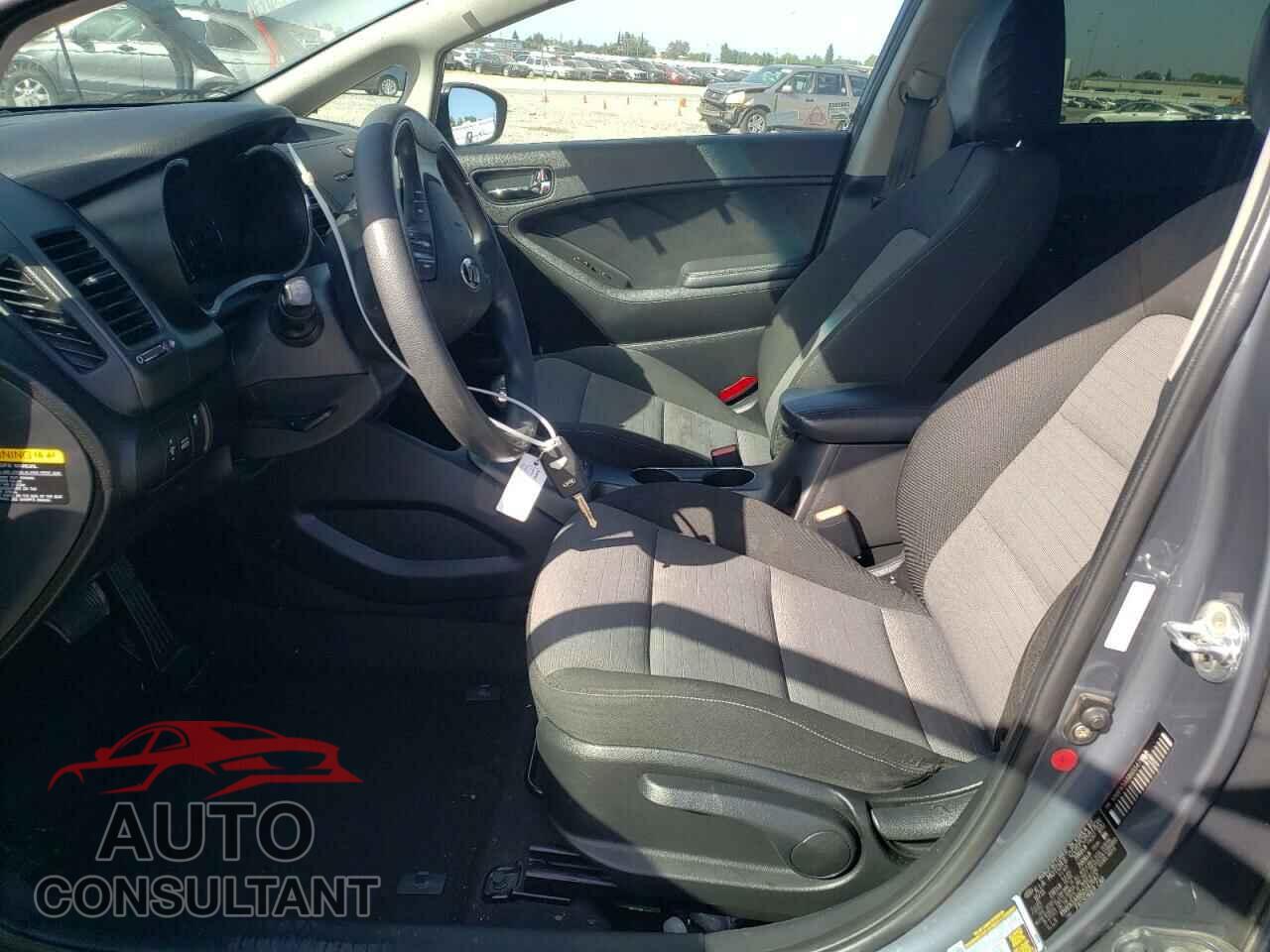 KIA FORTE 2016 - KNAFK5A88G5547047