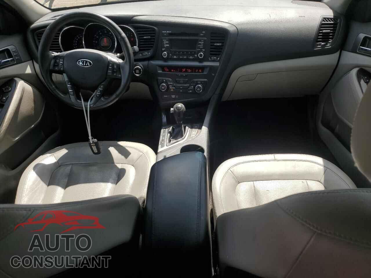 KIA OPTIMA 2011 - KNAGN4A65B5158007