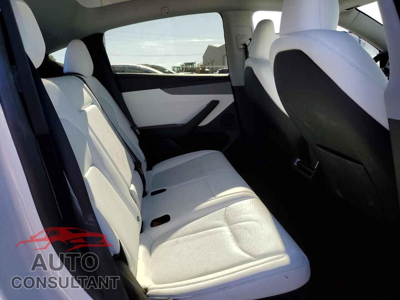 TESLA MODEL Y 2026 - 7SAYGDED9TF539405